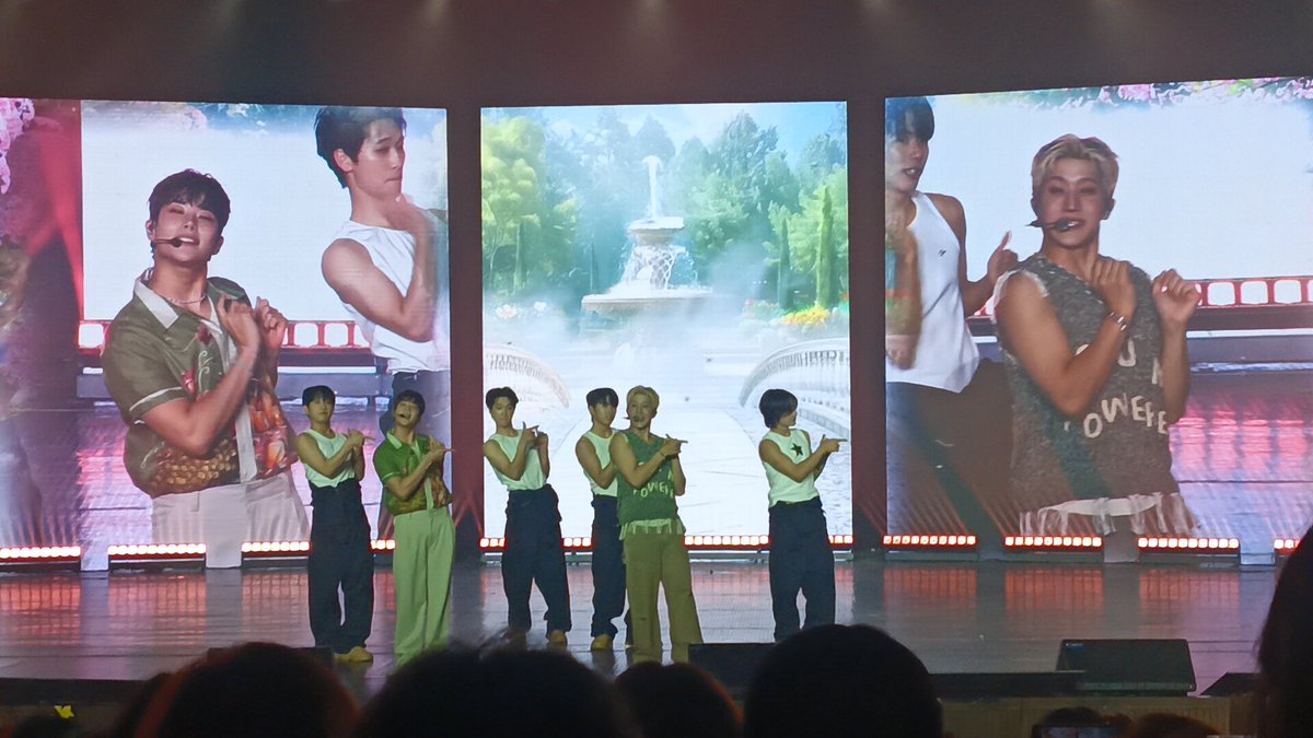itsPOPinPH's tweet image. #itsPOPIN | 2025 ZOONIZINI FANPARTY [ROLL THE DICE] IN MANILA 

Aside from their first song, MJ &amp;amp; JINJIN also performed “Favorite Memory, Some Things Never Change, Utopia, Starlight Voyage, &amp;amp; Restart”

#ZOONIZINI #DICE
#RollTheDiceinManila
#ASTRO  
Made possible by @wishusluckent