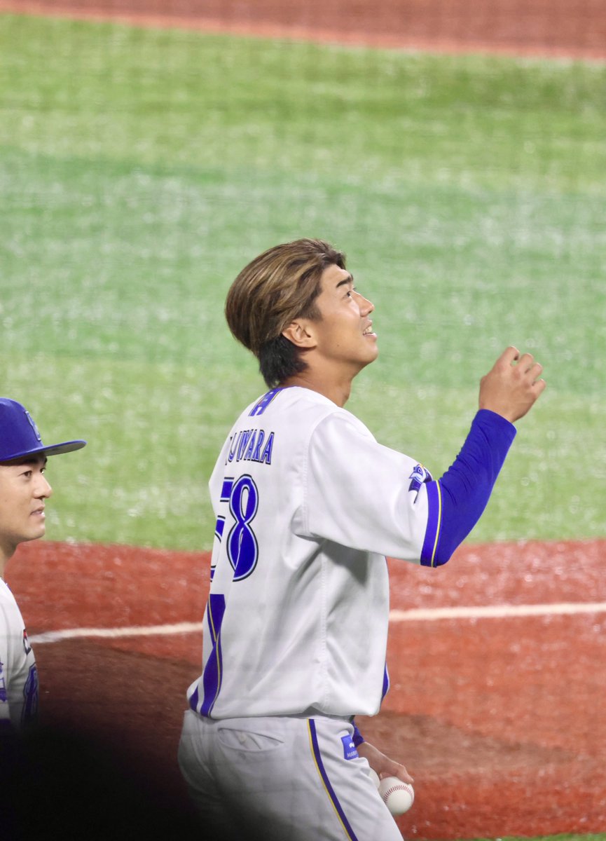 mrmrk_ydb89's tweet image. サインボール投げ入れ⚾️ 2025.10.11 #梶原昂希