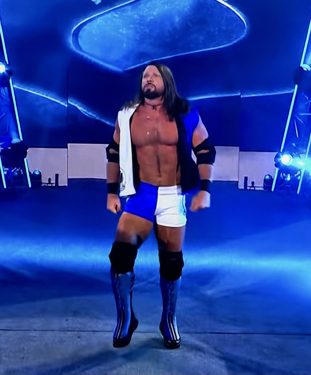 _kennythoughts's tweet image. AJ GOT THAT RETRO FIT ON!!!! OMG!!!!