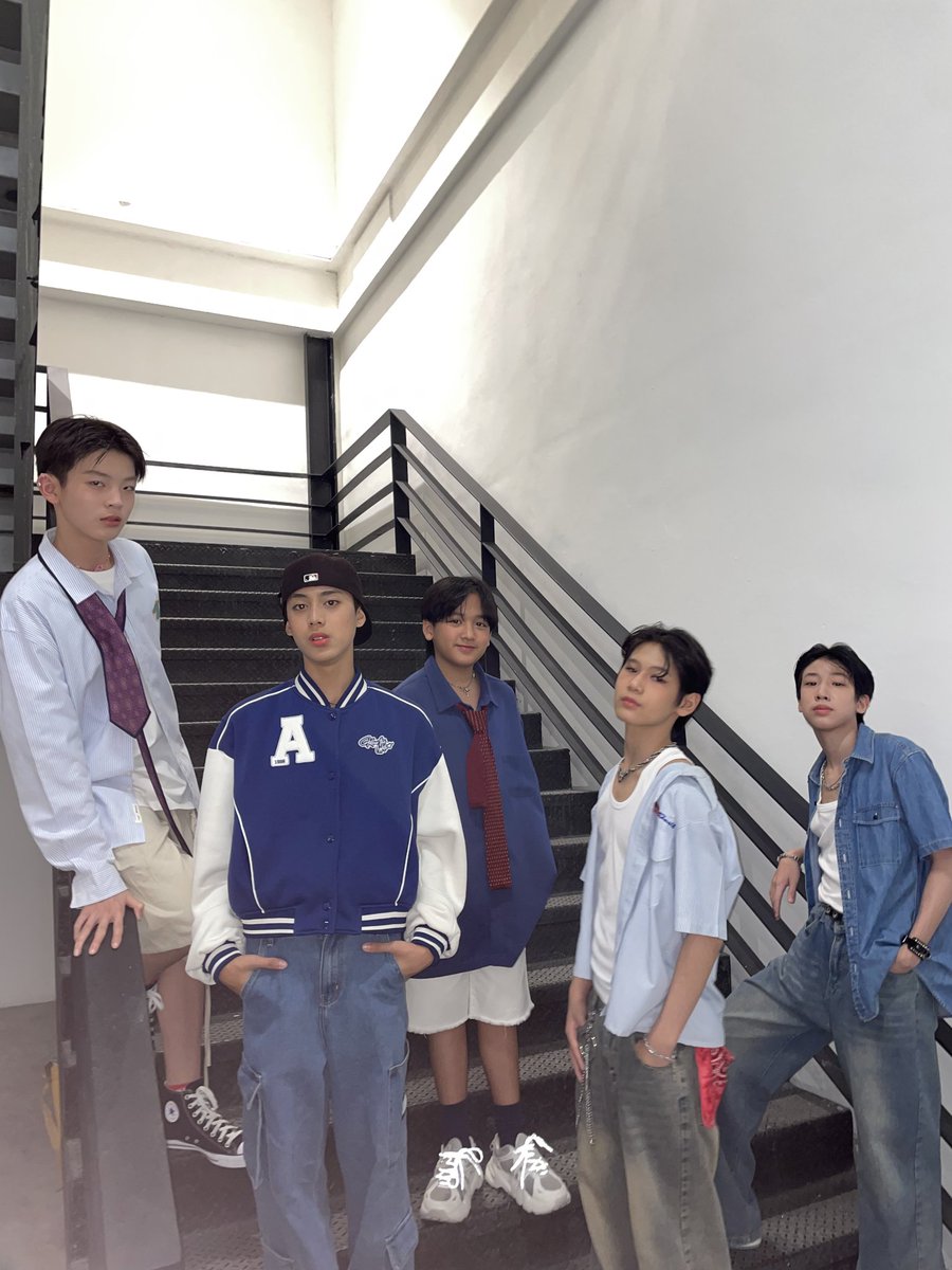 TraineeCAC's tweet image. Energy on max at Underdog T-Land Back to Old School Random Dance 🧠🦾🕺🏻🪩

#clubafterclass
#TraineeCAC
#CACAlphaTrainee
#เด็กแคค