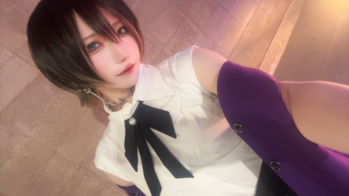 ばつぷろさんから踊ってみた動画投稿されました！
今回はえとう企画🎩

めーとるは、サビの振付担当に抜擢してもらったので、恐縮ながらも頑張って作りました💣

感想きかせてもらえると嬉しいな🙏🏻✨