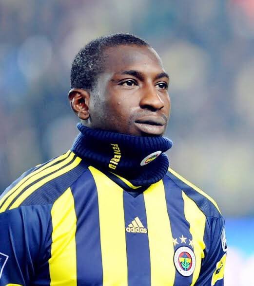 +ya kardeşim hem güçlü kuvvetli olsun diyosun hem hızlı olsun hem de habire gol atsın diyosun nasıl bi forvet istiyosun sen

bizim akıldaki forvet: