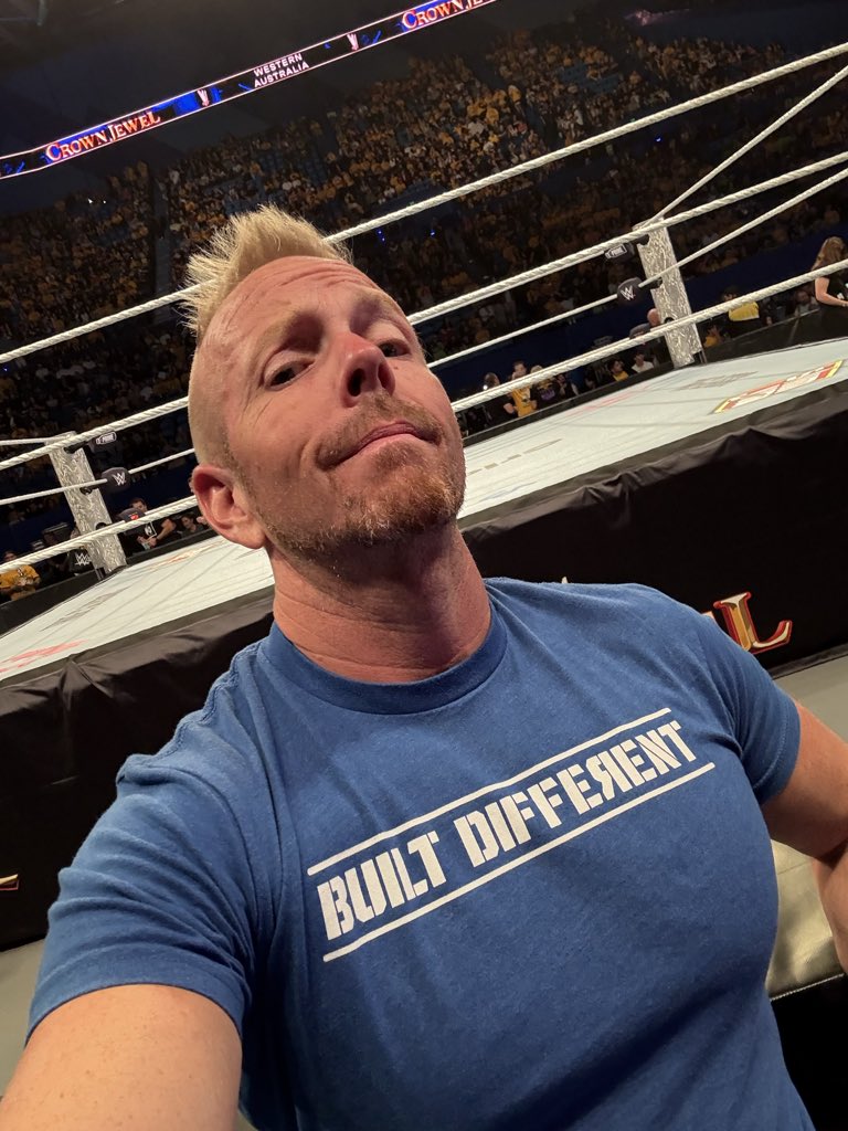 ThatFitWWEFan's tweet image. #WWECrownJewel #wwe #perth