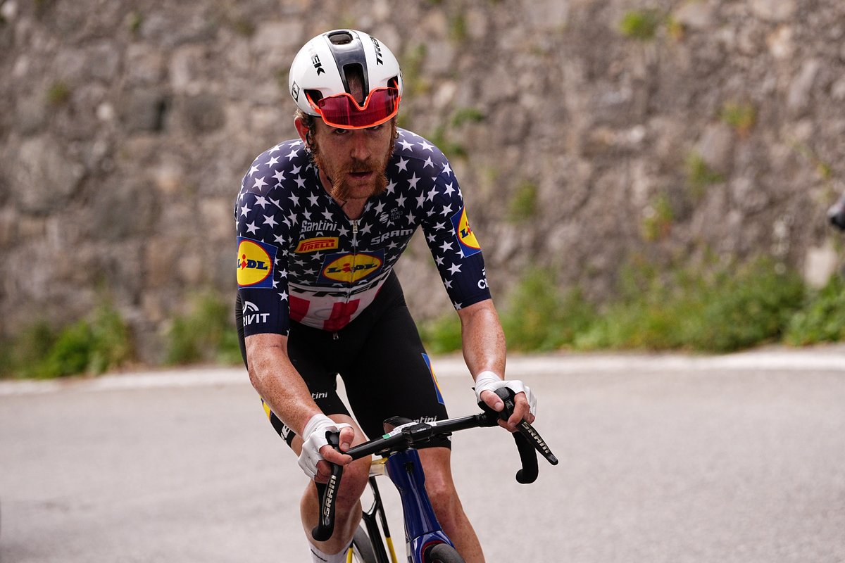 ⭐ Lone Star-Studded Rider. 

#ILombardia presented by <a href="/CA_Ita/">Crédit Agricole Italia</a>