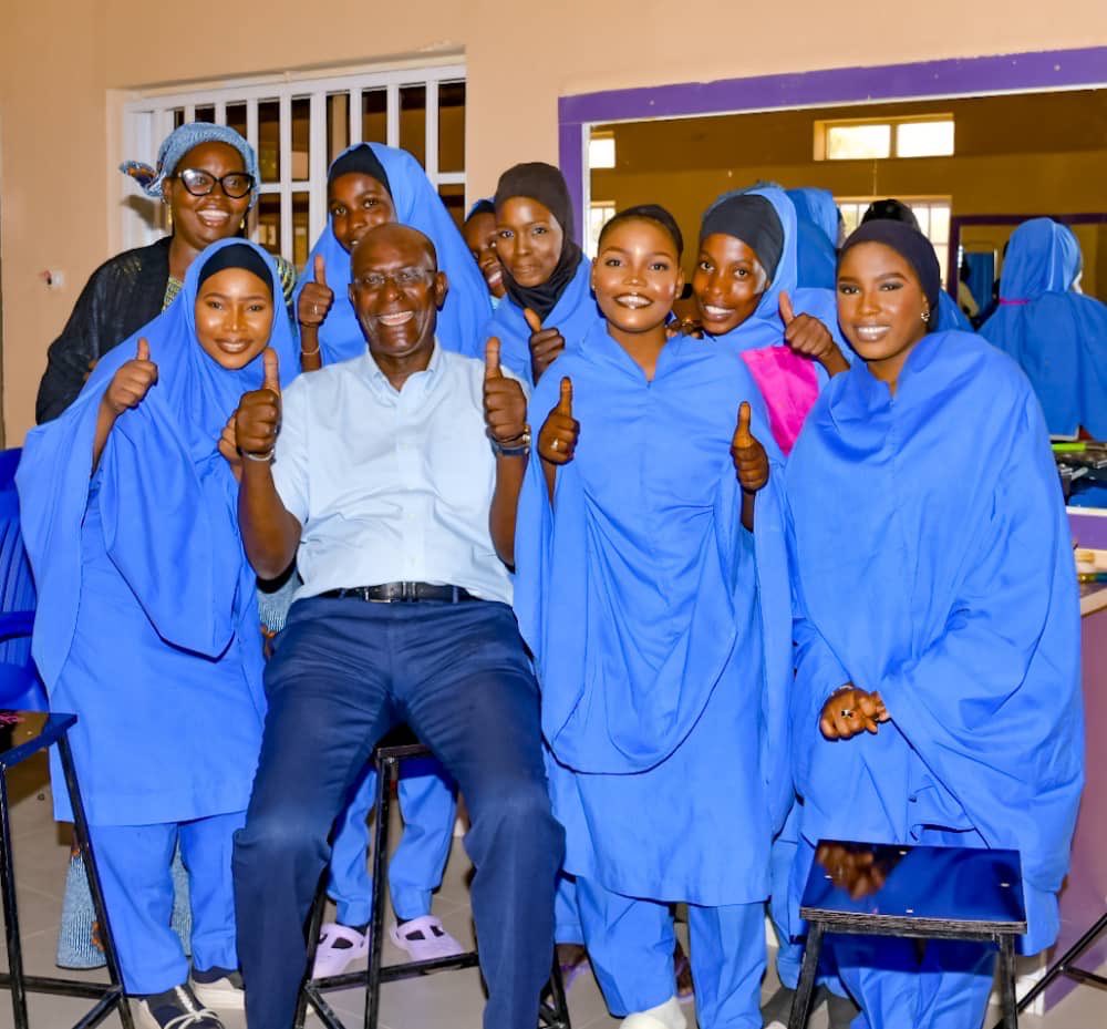 MohamedFall's tweet image. As we celebrate Int’l #DayoftheGirlChild &amp;amp; #Beijing+30, I’m proud to share my journey advocating &amp;amp; working for girls’ education. I’ve seen the transformative power of girls when given equal opportunity &amp;amp; dignity. Read my @EduCannotWait interview: educationcannotwait.org/news-stories/f…