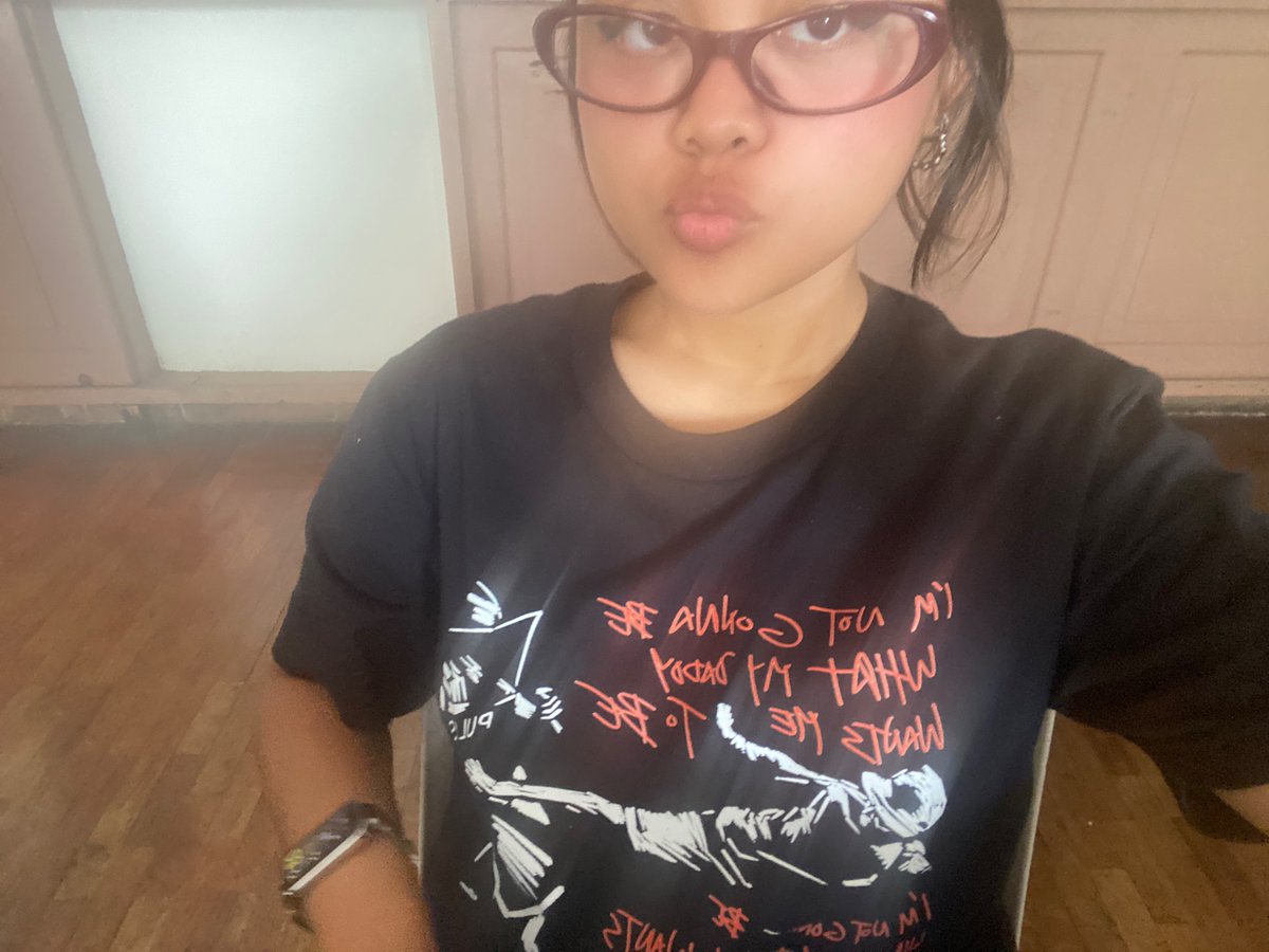 ✧ ✧ F4YE ✧ ✧ is struggling tweet media