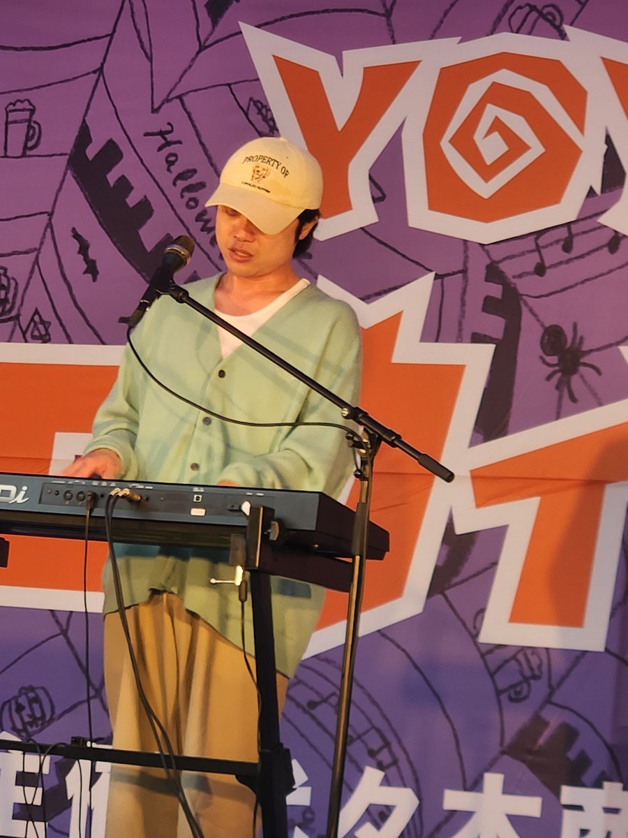 mucunr86's tweet image. 2025.10.11(土)
#梅田淳平
#mitsuko (#コンノユウタ)

6年ぶりという代々木ハロウィンフェス。アイドル、弾き語り、ポールダンス等振れ幅がすごい。

梅田淳平さんは色気が増したと感じたし、mitsukoさんはハグロックだけだったのでようやく目の前で観れて嬉しい。ギターと2ピースはレア？