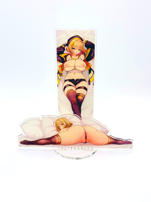 そしてこれは表裏2枚セットを方向同じにして差した様子です。
これ別に狙ってなかったんですがなんか…いい感じになったな…! 