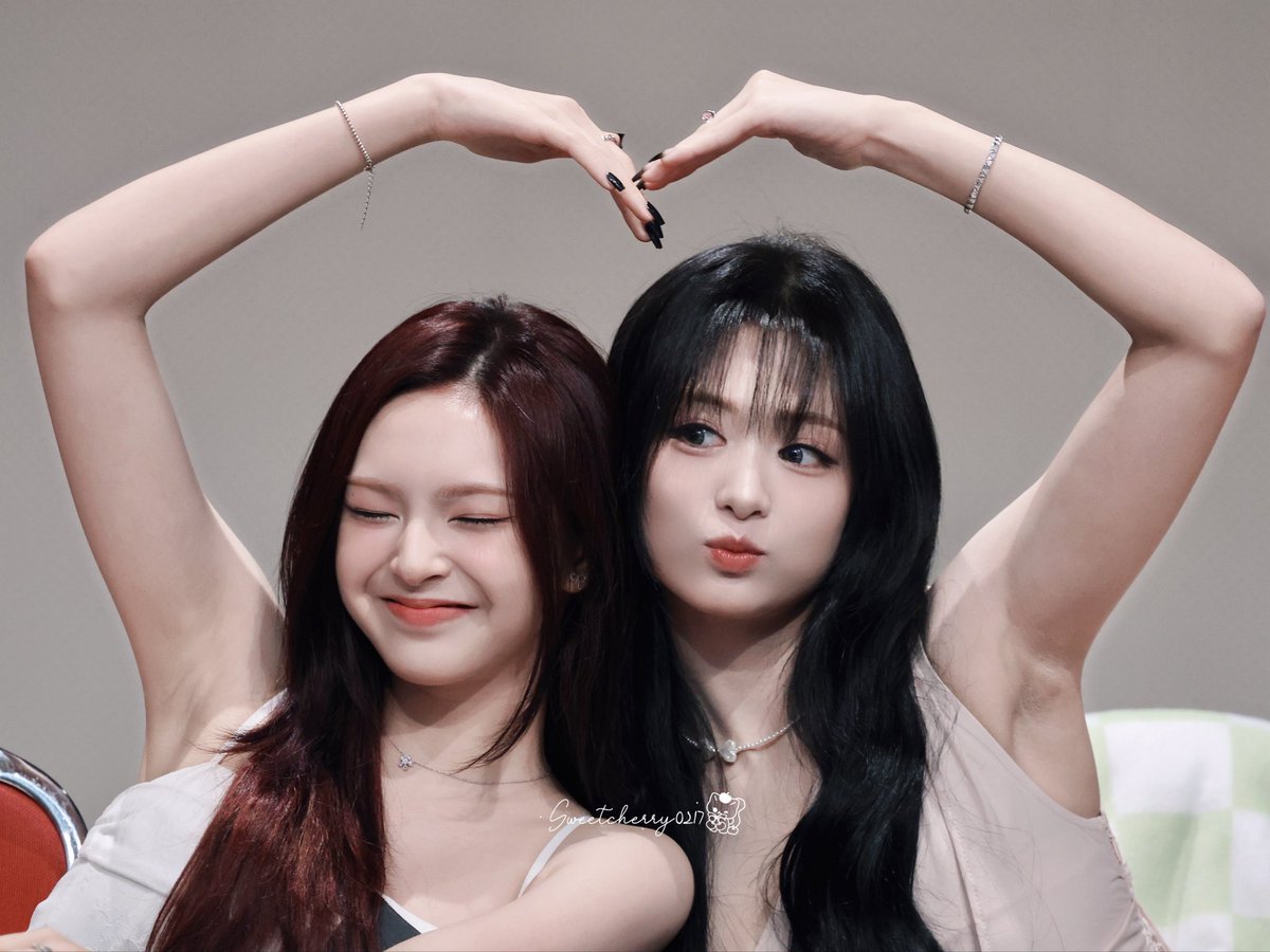 251011 Best friend

#BABYMONSTER #베이비몬스터 #치키타 #CHIQUITA