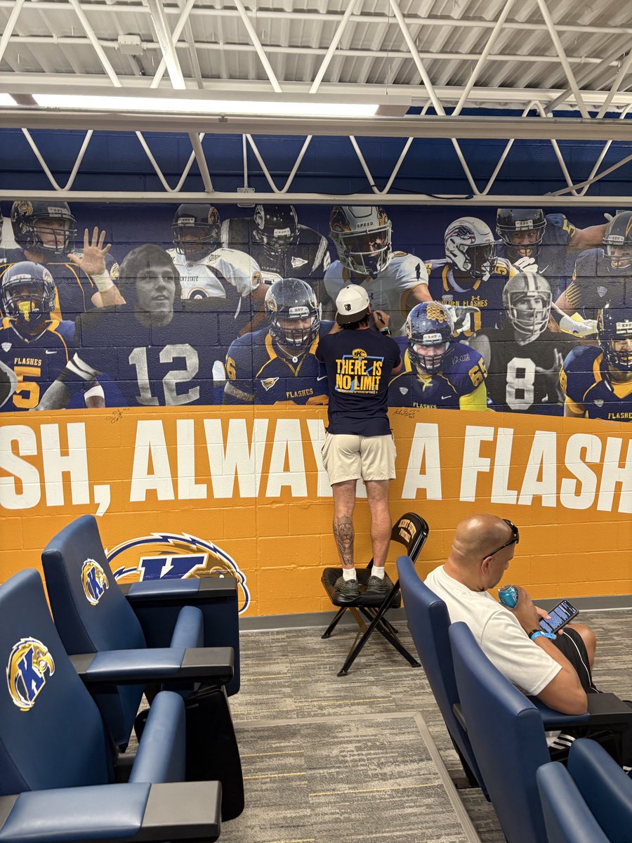Reminder to all <a href="/KentStFootball/">Kent State Football</a> Alums…please sign our “Tradition” Wall if you’re on campus today. ✍️⚡️
