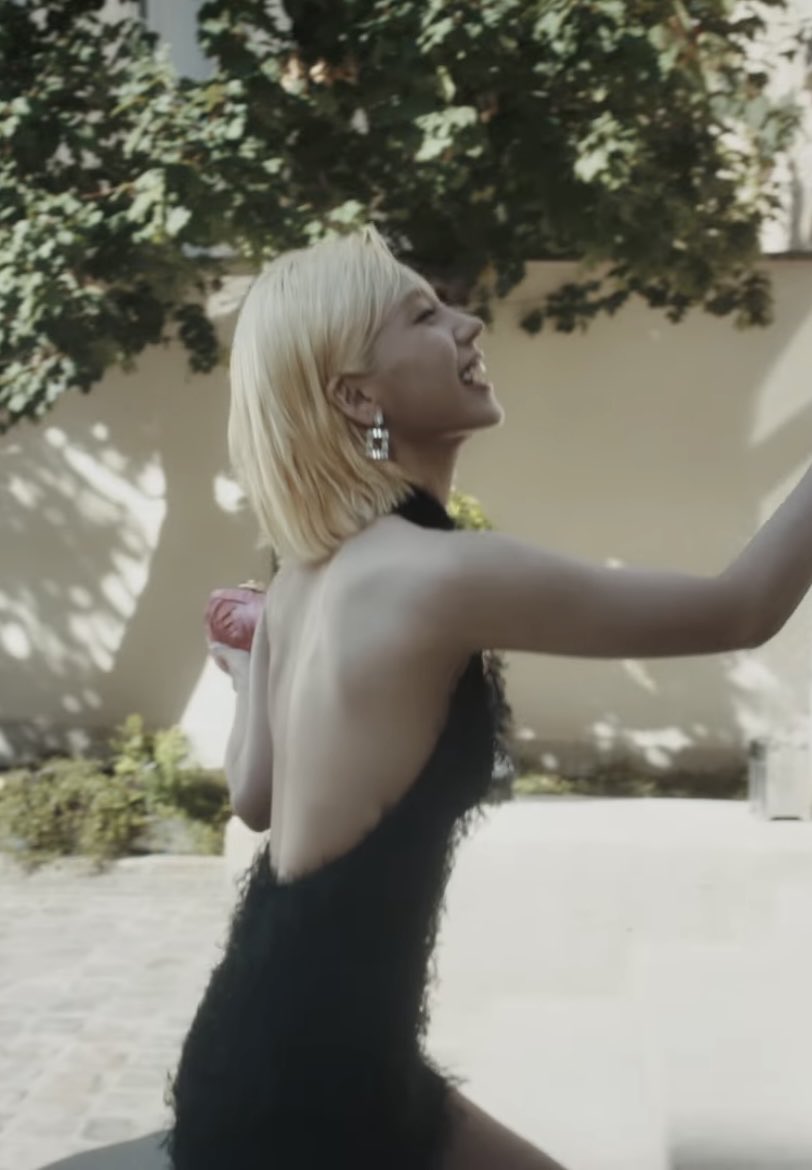 yejddeongies's tweet image. like sure