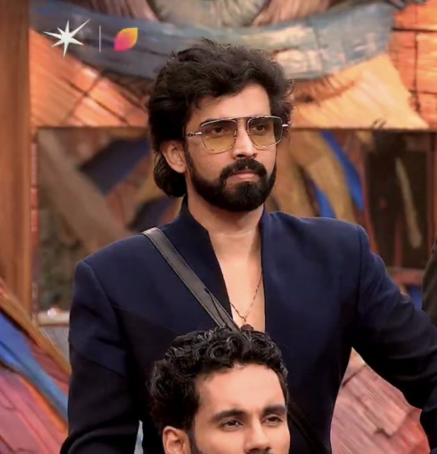 Lubna_Lah's tweet image. Wrapped in enigma, blazing with kingly fire.  ❤️🔥

#AmaalMallik #BiggBoss19 
@AmaalMallik @ColorsTV @BiggBoss @HotstarReality