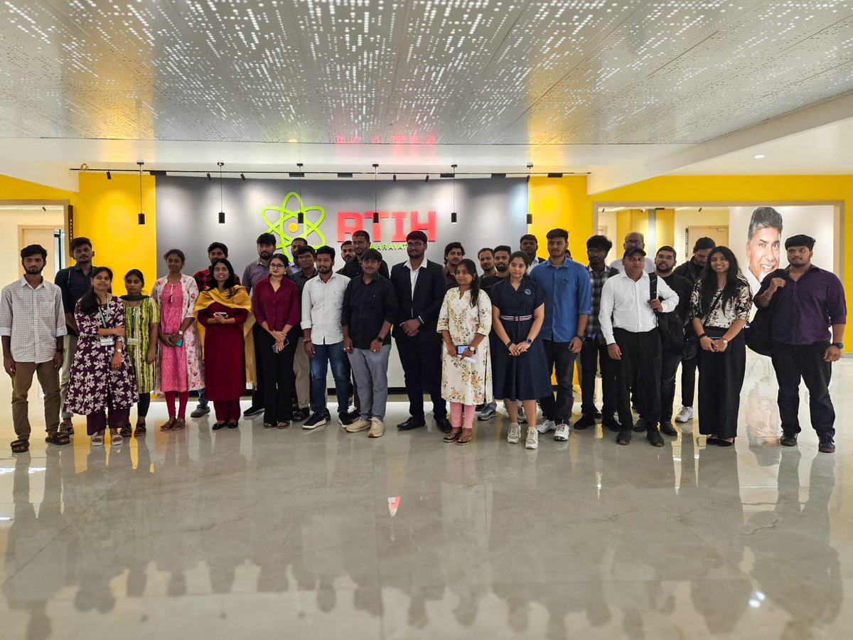 Startup_APIS's tweet image. 🎉 We launched #FoundersFriday yesterday at RTIH AP!

A new weekly platform where our CEO @DhatriReddyP, IAS, connects with student innovators &amp;amp; startups 🚀

From #ideas → #incubation → #funding → #growth, every Friday is for founders! ✨
#RTIH #InnovationHub #StartupEcosystem