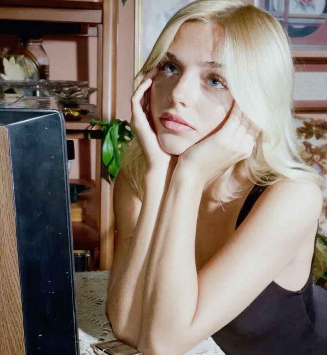 nextfckingthing's tweet image. the type of girl you pull when you stop basing your entire identity on the perp dex you trade on
