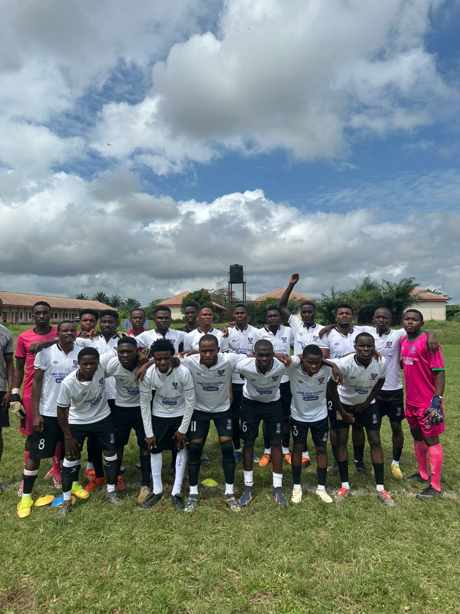Edoconfleague's tweet photo. History Made!🔴

@etete_academy grabs first victory of the Edo Conference league. Omolehin bamidele's late Strike seals victory for the boys from Etete against Living Voices FC.

#Edoconferenceleague #edoconfleague #victory #firstvictory #saturdayfootball #edostate #edofootball https://t.co/c2Z1Ba2KOT