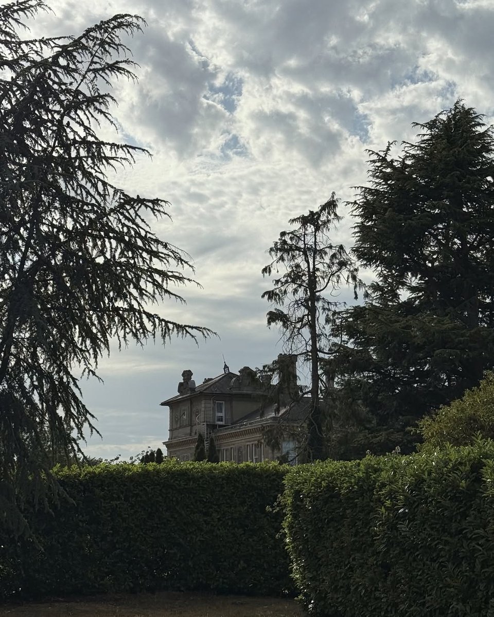 Vicki_vivivic's tweet image. I&apos;m spending this weekend in the countryside, enjoying the quiet and away from the hustle and bustle