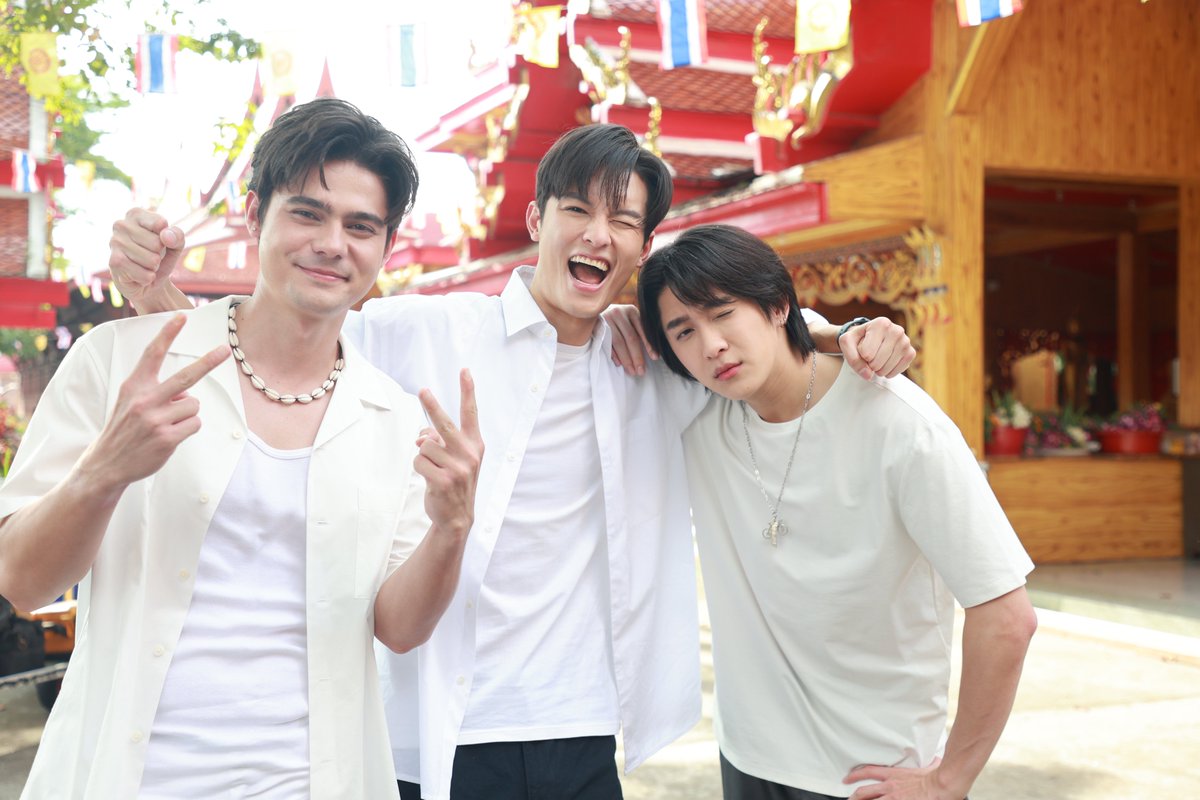 miracleeyesnews's tweet photo. ปิดกล้องเป็นที่เรียบร้อย ซีรีส์วายแนวโรแมนติก–ดราม่า–ฟีลกู๊ด “LOVE LIKE A BIKE ปั่นไปให้ถึงรัก” บรรยากาศเต็มไปด้วยความอบอุ่น สนุกสนาน และโมเมนต์ฟิน ๆ
#ลืมตามาเล่า #masu_ms #TEeThanapon
#มาสุจรรยางค์ดีกุล #ตี๋ธนพล
#LOVELIKEABIKE #ปั่นไปให้ถึงรัก #SClassEnt https://t.co/i1Kl4Ah8HJ