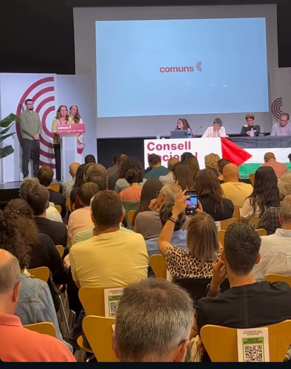 dcruzf's tweet photo. Avui la sectorial de treball hem intervingut al #ConsellNacional amb aportacions constructives i mirada de futur, reforçat el paper d’una esquerra útil, que treballa per avançar en drets, dignitat i justícia social.

Visca la classe treballadora, visca Palestina lliure! ✊🇵🇸 https://t.co/CDSmKjfJ0y