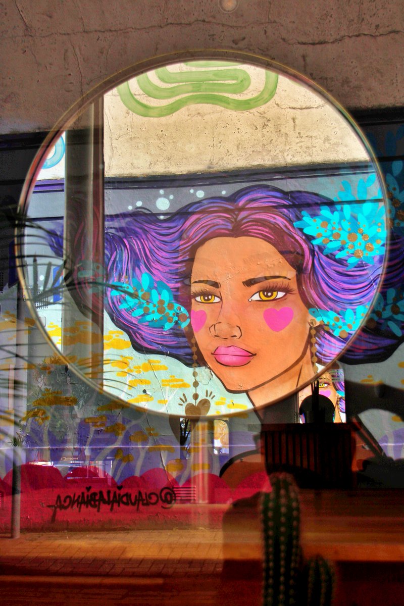 Whatadapperchap's tweet image. It's pretty dull out, today. If it's the same where you live, here's some colourful street art, to brighten your day.
📷Clifford Road, Southsea