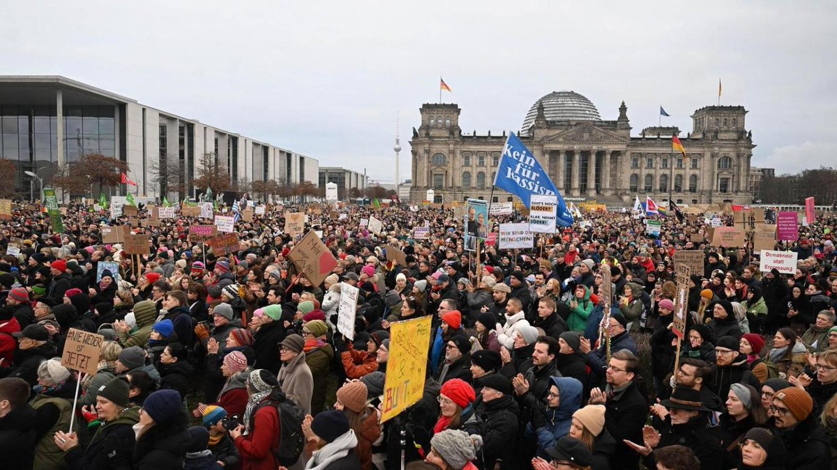morgenpost's tweet image. Verwirrung bei Demonstrationen: So werden Teilnehmer geschätzt morgenpost.de/berlin/article…