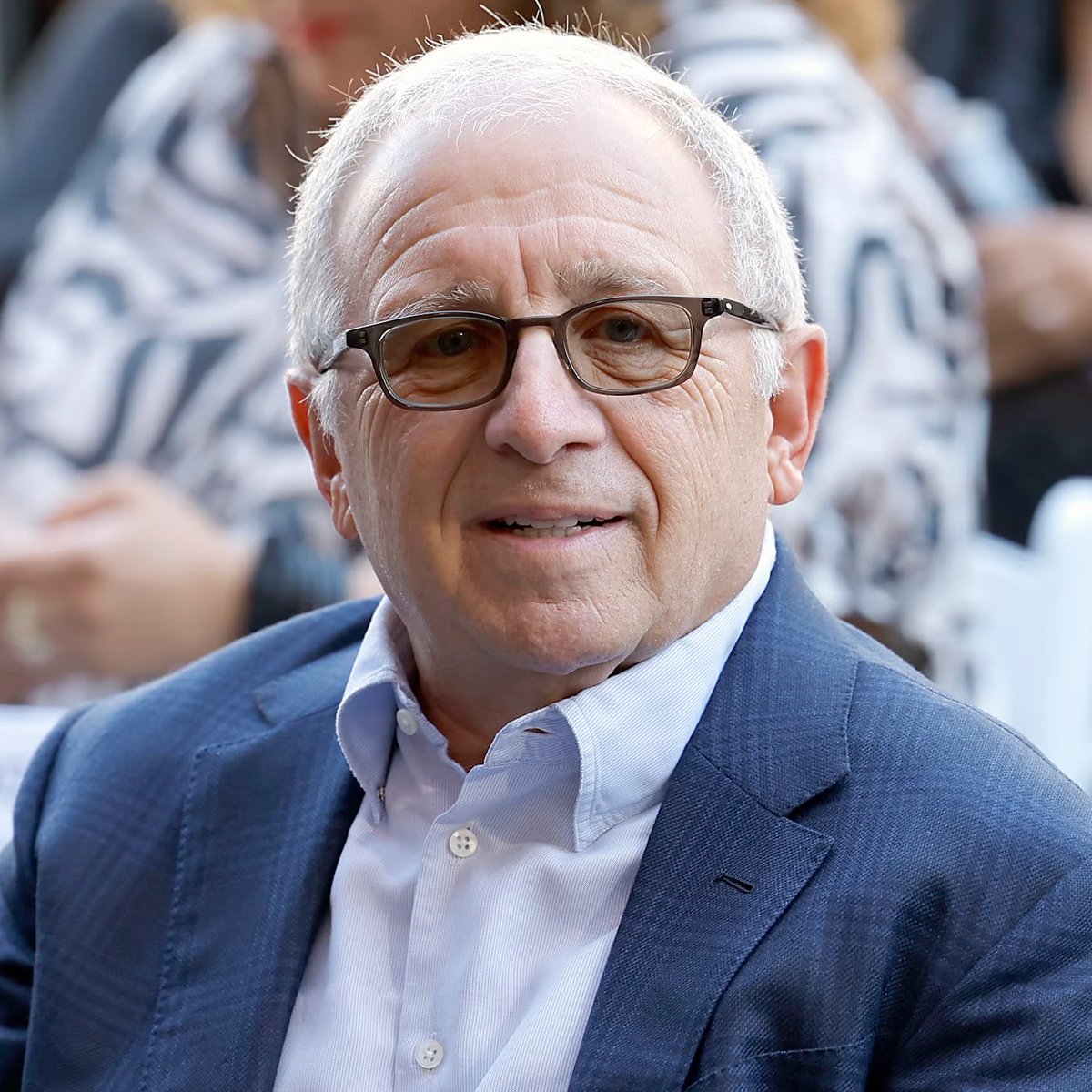 SeriesBrasil's tweet image. Irving Azoff aponta Harry Styles como forte concorrente ao trono pop de Taylor Swift:

&quot;Eu realmente acho que Harry Styles chegou perto. Ele está ausente há algum tempo e eu não sei exatamente quando vai voltar. Mas, de todos por aí, eu acho que ele tem potencial. Acho que ele…