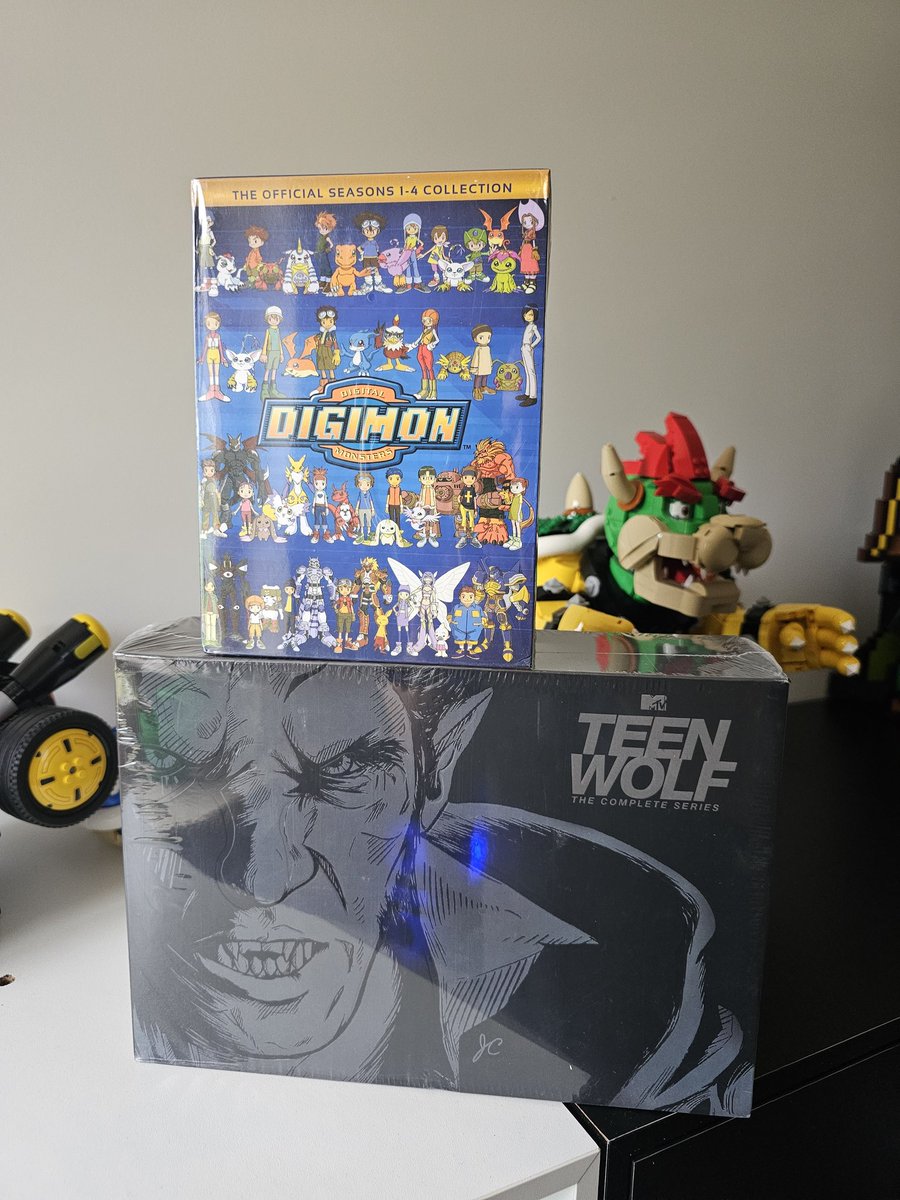 Yesss finally got them collector's edition of #Teenwolf &amp; #Digimon I'm so happy with it🥰 was hard to find the teenwolf one 😱 #MTV #TylerPosey