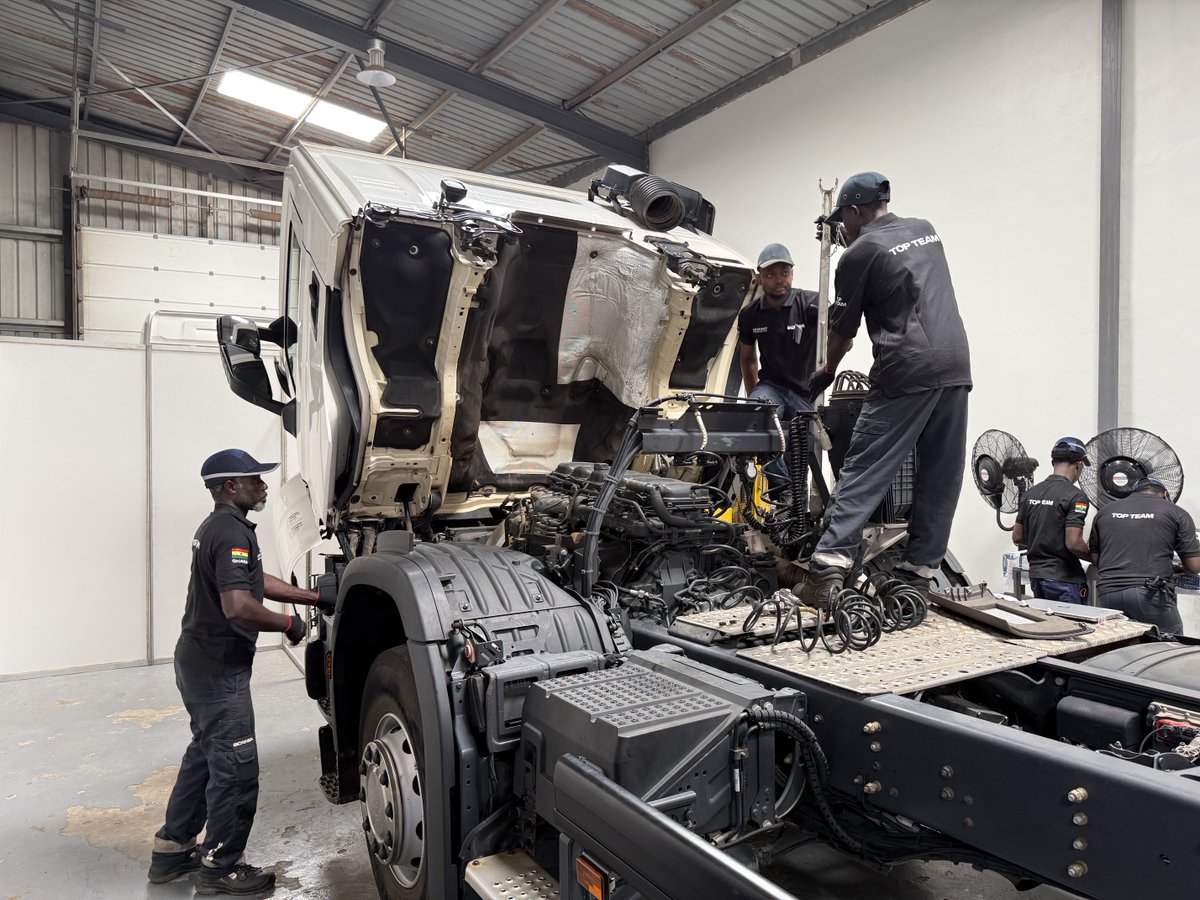 ScaniaWstAfrica's tweet photo. #Scania #ScaniaTopTeam #ScaniaWestAfrica #TopTeam2025 #DrivenByTeamwork #ScaniaFamily #TeamSpirit #DrivenByPride #EventHighlights #Highlights #GhaNacs #InfotainmentGH #Everest https://t.co/eI0KKIPAoy