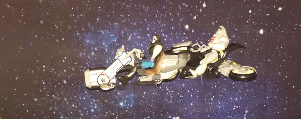 MEarthprime's tweet image. #DidYouKnow today is #NationalMotorcycleRideDay.
Superman &amp;amp; Lobo riding Spacehogs