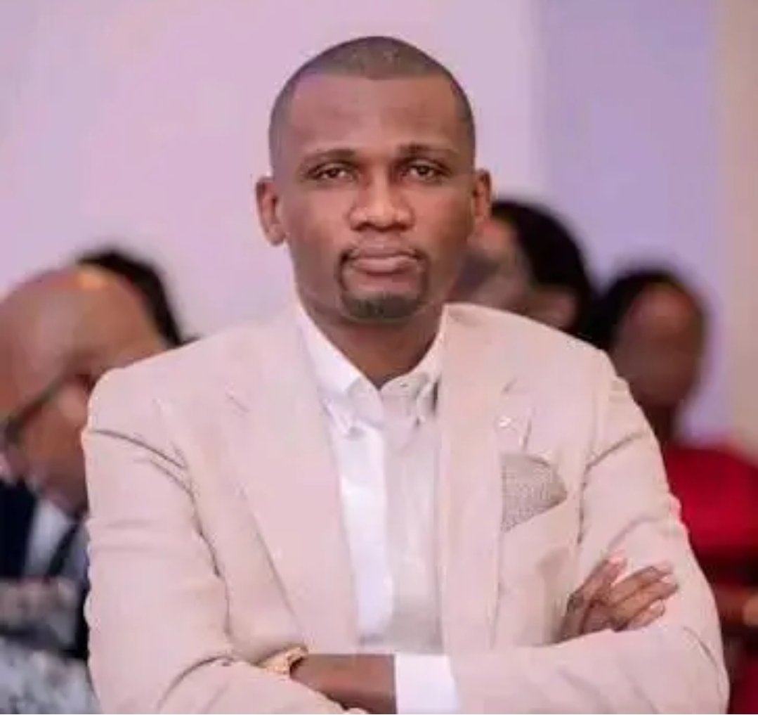 LFranceKuzikesa's tweet image. Je transmets, par la présente, ma force, ma compassion et mon indéfectible soutien à notre confrère Gautier Sey, en détention depuis hier au Parquet près le TGI/Gombe.

Par la même occasion, je tiens à rappeler que le plus fort, c’est Dieu, et que le temps ne sera jamais la…