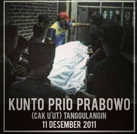 Jangan buat saya buka luka lama ini...
kalian tidak pernah merasakan kehilangan teman masa kecil dan yg tumbuh bersama..
Tindakan kalian sudah kelewat batas..