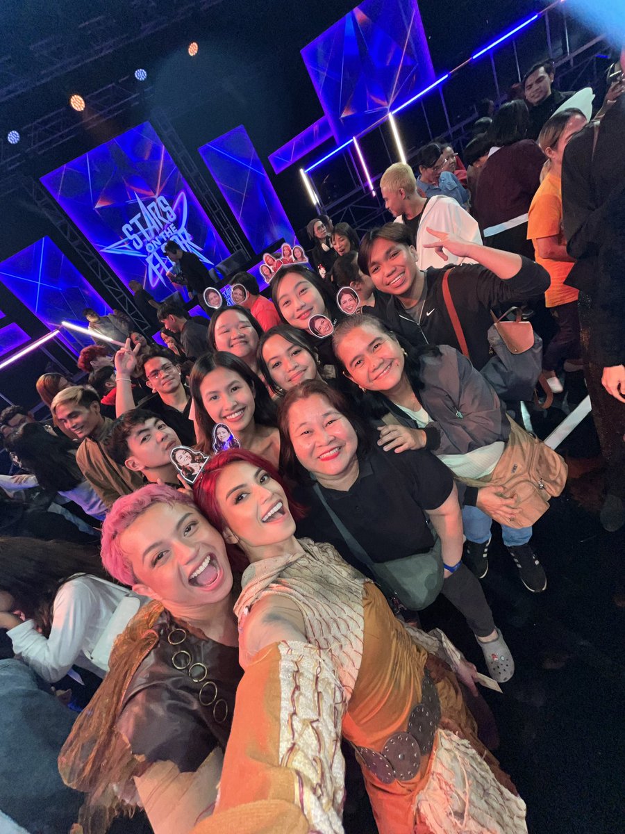 GDC_Dreamers's tweet image. Always loud, always proud! 🙌🏻✨💃🕺
We love you @glaizaredux and #JMYrreverre ❤️❤️