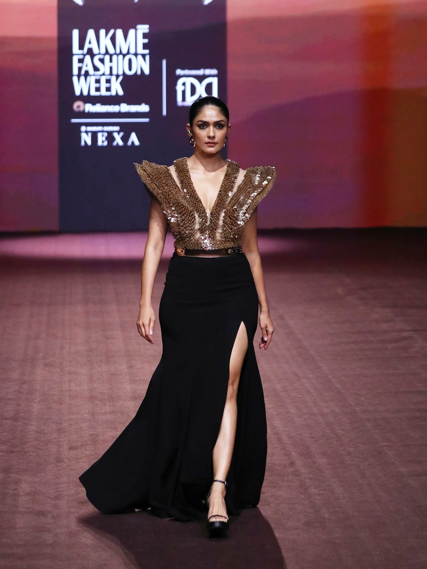 G2-6xGDakAALXgJ?format=jpg&name=large