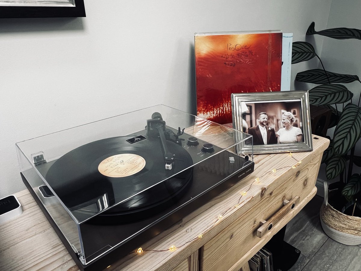 While the wife’s away….. I’ll take the opportunity to play my old vinyl collection of <a href="/thecure/">The Cure</a>……Still sounds great to me!
