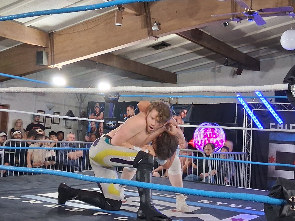 lincolnhawk29's tweet photo. @MissaKate23 vs @shainboucher
#CSWRitual https://t.co/xJYFYLPeZU