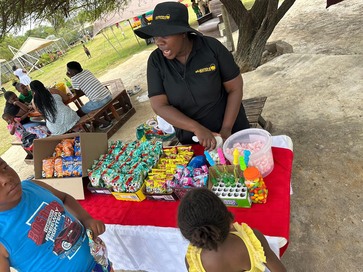 EmbiteniLeisure's tweet photo. How much fun is this? Embiteni’s pool party today (Saturday 11 October) is blowing up … come over and join in the icecream, popcorn and swimming pool fun 🤩 #Embiteni #Bushbuckridge #PoolParty https://t.co/R5SyuSIz89