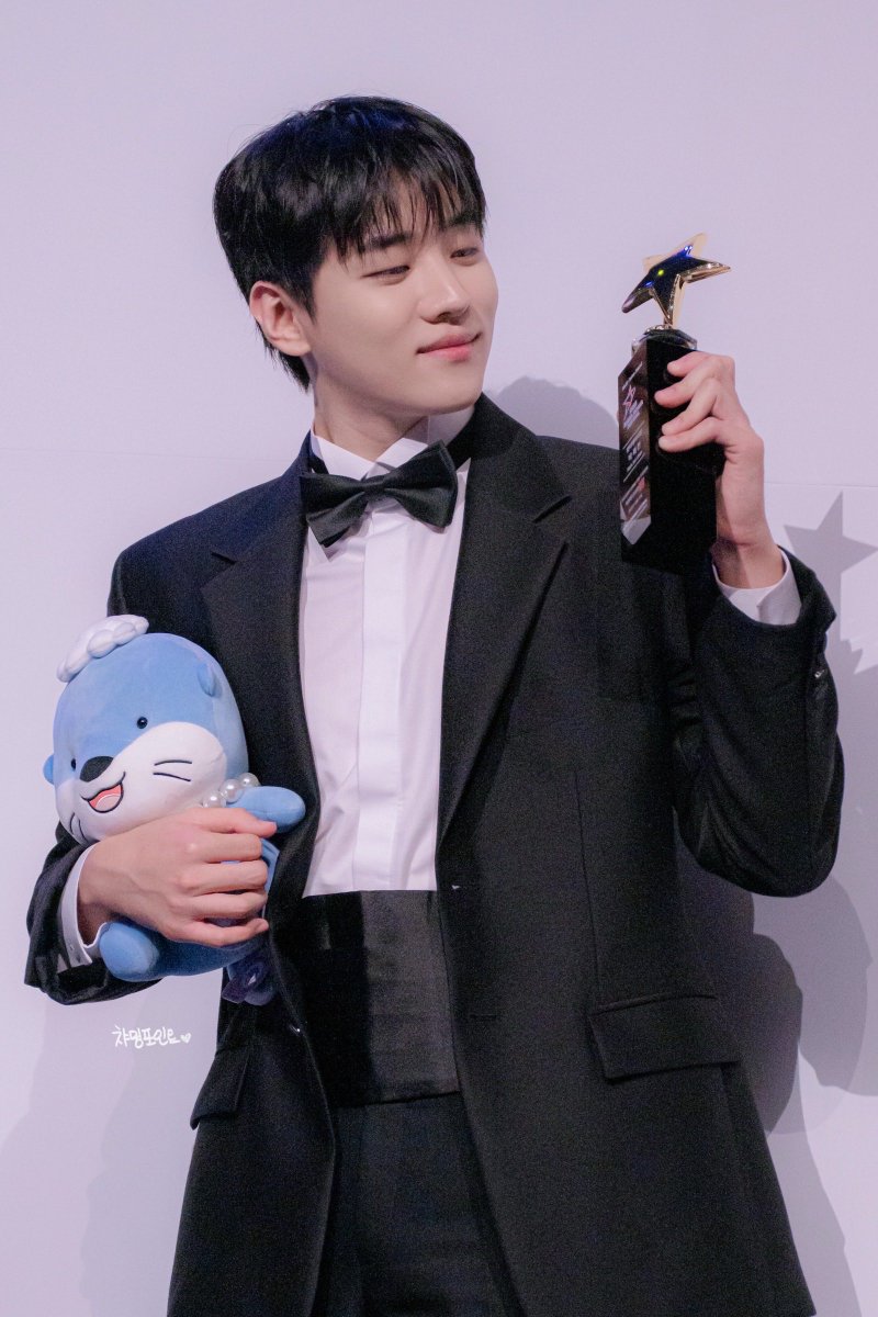 251011 𝟮𝟬𝟮𝟱 𝗞𝗢𝗥𝗘𝗔 𝗗𝗥𝗔𝗠𝗔 𝗔𝗪𝗔𝗥𝗗𝗦
PREVIEW | 🐈‍⬛🏆

#재찬 #JAECHAN