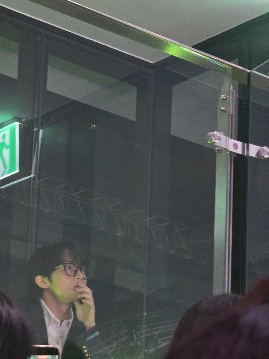 nanaismydream's tweet image. 251011 
#마크 #MARK

뒤에 마크같이 생긴 사람 있어서 봤는데 
진짜 마크