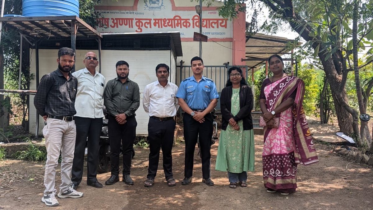 dgafms_mod's tweet image. On #WorldMentalHealthDay 2025, the Department of Community Medicine, #AFMC Pune, conducted an awareness program and health talk at Subhash Anna Kul Vidyalaya, Bori Bhadak village. The session engaged students and staff on mental well-being, exam stress, addiction, and timely…