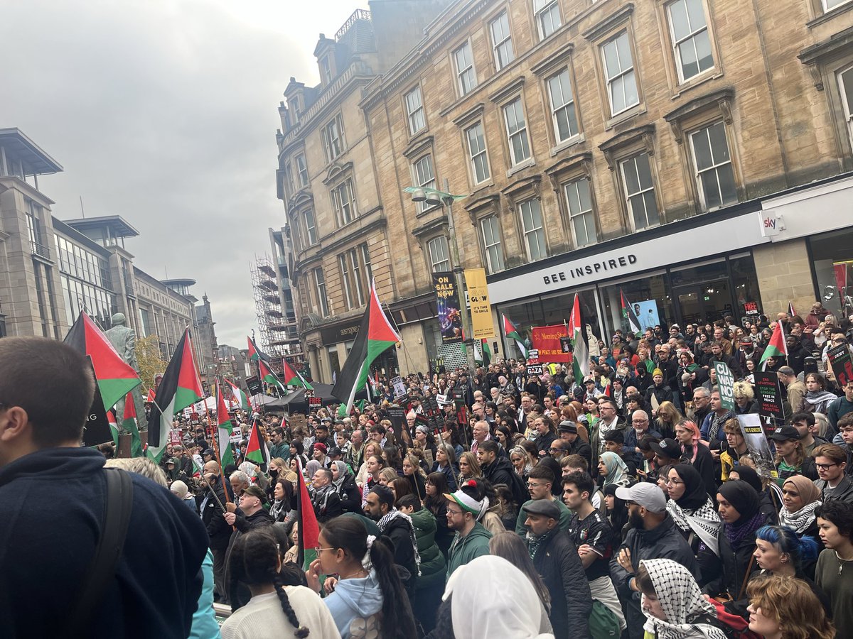 GlasgowStopWar's tweet image. Today we stand with Gaza and Palestine 
Just as we have done over the last two years of genocidal assault.
We will not stop.  We will not rest. 
Until Palestine is Free 🇵🇸
#StopArmingIsrael 
#Boycott #Divest #Sanctions