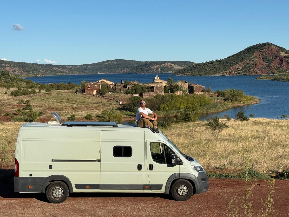 🎧 Com és la VAN LIFE❓️
🎙Com és VIURE EN UNA CAMPER❓️
➡️ Ens ho expliquen els autors del blog <a href="/vnvida/">ViajandoNuestraVida</a> que fa 4 anys que viuen a la seva furgoneta des d'on treballen i escriuen llibres com 'Furgorecetas'. <a href="/Caravaningbcn/">Salón Caravaning</a>
<a href="/Fira_Barcelona/">Fira Barcelona</a>
📻 Ara a rac1.cat/directe