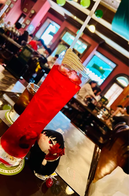 USJのフィネガンズが11月3日で営業終了とのことで、食べ納めに行ってきたよ。 美味しくてだいすきなレストランです。 久しぶりにホラーナイトの時間まで遊べて楽しかった。
