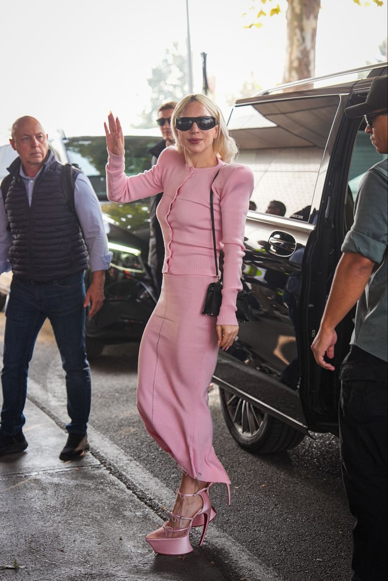 metgalacrave's tweet image. Lady Gaga arrives at Milan airport after 2 days of the filming of &quot;The Devil Wears Prada 2&quot;.