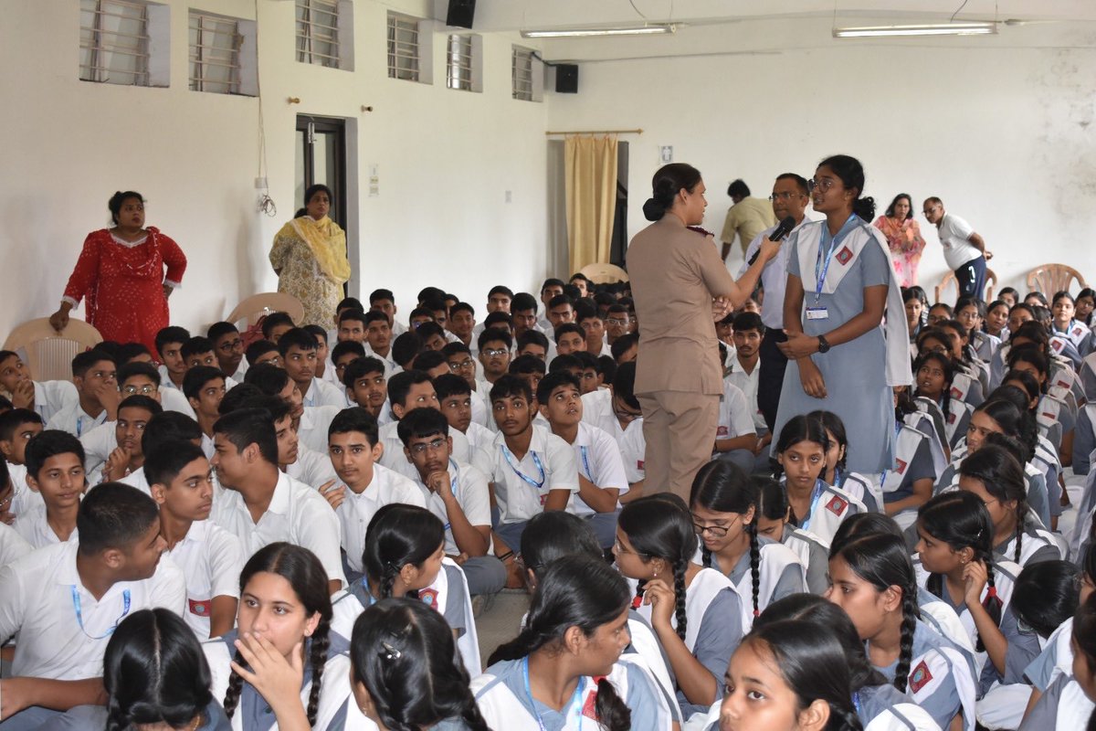 dgafms_mod's tweet image. As part of #WorldMentalHealthDay, the Department of Psychiatry, #MilitaryHospital Jhansi organised a series of activities to promote mental well-being. These included an interactive session on suicide prevention among troops, a role play on Psychological First Aid with patients,…