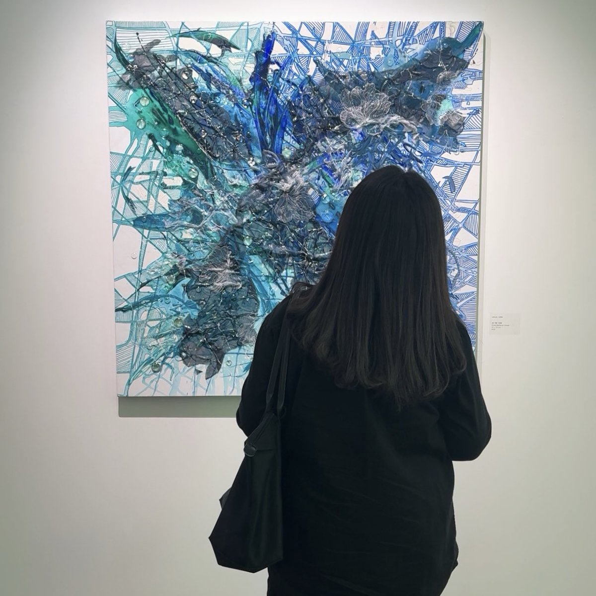 rapmonvirgo's tweet image. Pertama kali Namjooning Bareng diundang pembukaan pameran seni 💙
Navigating Chaos and Order
Solo exhibition by Laila Azra
📍 D Gallerie, Jakarta
🗓️ 11 Oktober – 2 November 2025
#Namjooning #NamjooningBareng