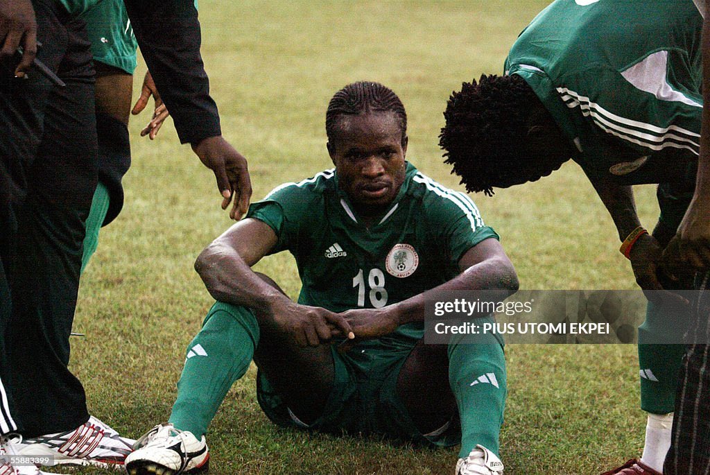 oluwashina's tweet image. October 2005: Rwanda 0-1 Angola

Crushed Enyeama &amp;amp; Obodo on learning of Angola&apos;s qualification for the 2006 World Cup despite Nigeria’s 5-1 victory over Zimbabwe in Abuja to equal the same point as Angola, but lost the World ticket to Angola following new FIFA head-to-head rules.