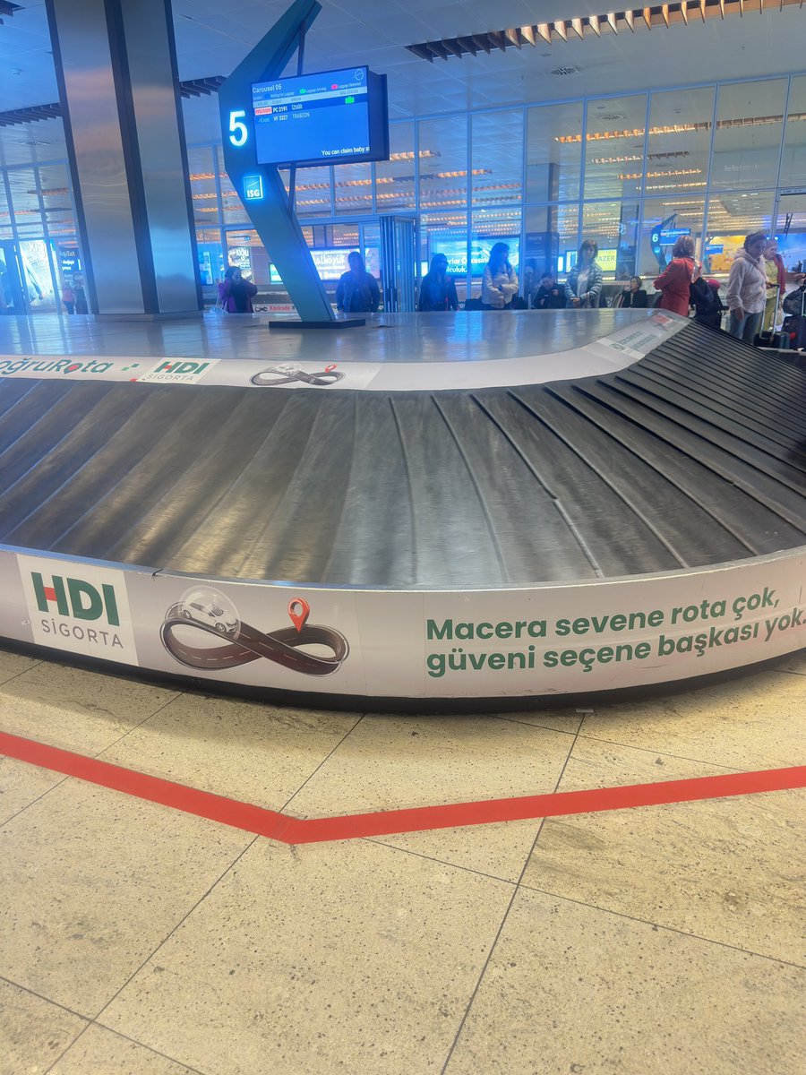 Siz bunu Möbius şeridi gibi düşünmüşsünüz ama o araç o noktaya hiç ulaşmıyor 🤦🏻‍♂️ <a href="/hdisigorta/">HDI Sigorta</a>