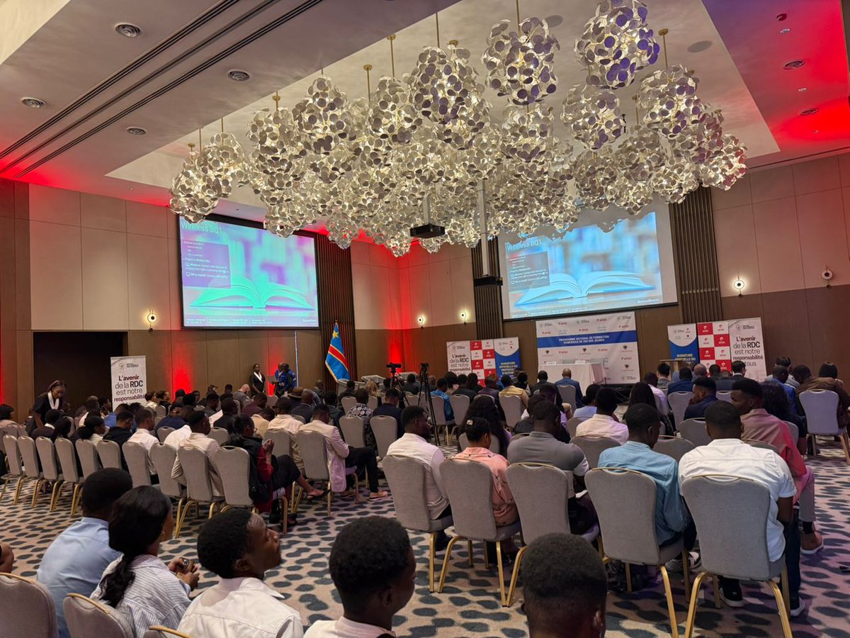 JonasMpanya's tweet photo. 🇨🇩 S.E @GraceKutino, une femme d’actions !
Ce samedi 11 octobre, le Ministère de la Jeunesse et de l’Éveil Patriotique, sous le leadership de Son Excellence @GraceKutino, a signé un protocole d’accord avec Airtel RDC, dans le cadre du Programme national de formation numérique.
🎯 Objectif : Former 250.000 jeunes Congolais aux compétences digitales, afin de les préparer aux métiers d’avenir et renforcer leur autonomie dans un monde de plus en plus numérique.
Une étape clé pour la jeunesse congolaise, qui confirme l'engagement du ministère à transformer les défis en opportunités concrètes pour les jeunes.