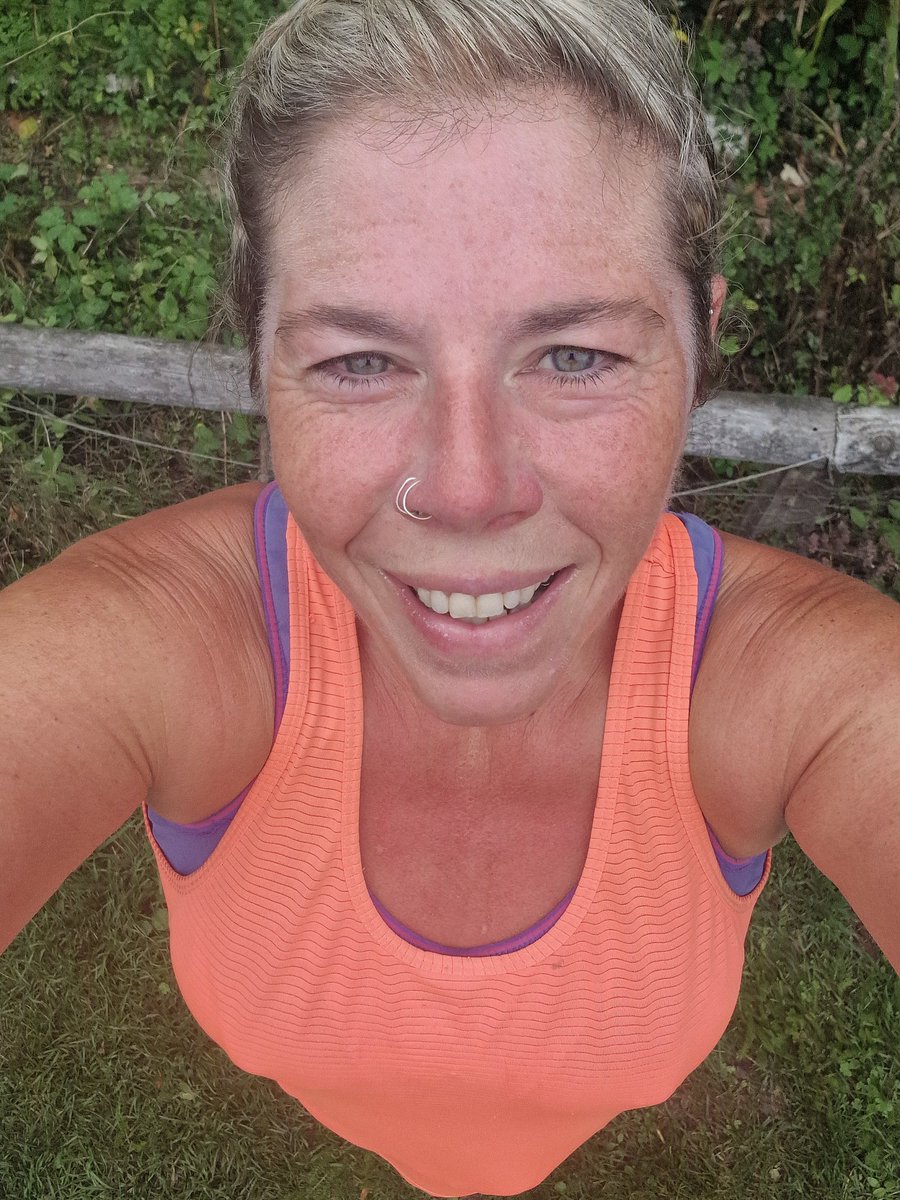 Jen Jen Louise tweet media