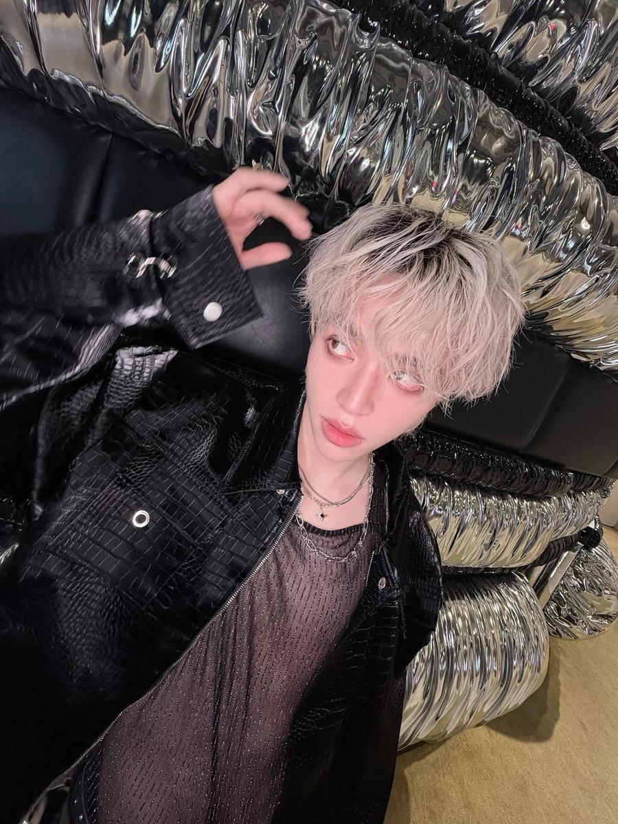 HOWLS_OFFICIAL's tweet photo. #JAMESNA at #HOMECOMING_PARTY 🪩

#WONDERING_OUTNOW
#HOWLS_TH #MC999 https://t.co/aPsOVlQBxo