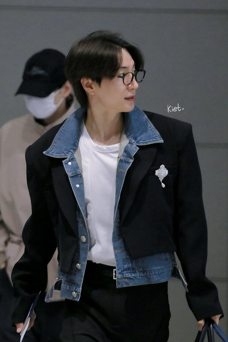 moonie_kiet's tweet photo. 20251011🇰🇷
ICN✈️ 출발

#LEETEUK #이특 #박정수
#슈퍼주니어
#SuperJunior

@special1004 https://t.co/OLRuOhDTGb
